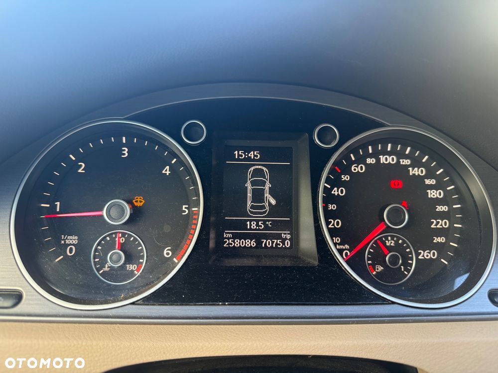 Volkswagen Passat - 16