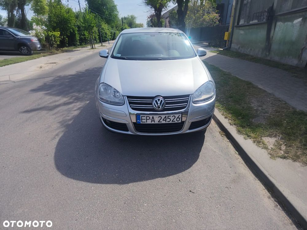 Volkswagen Jetta 1.6 United - 6