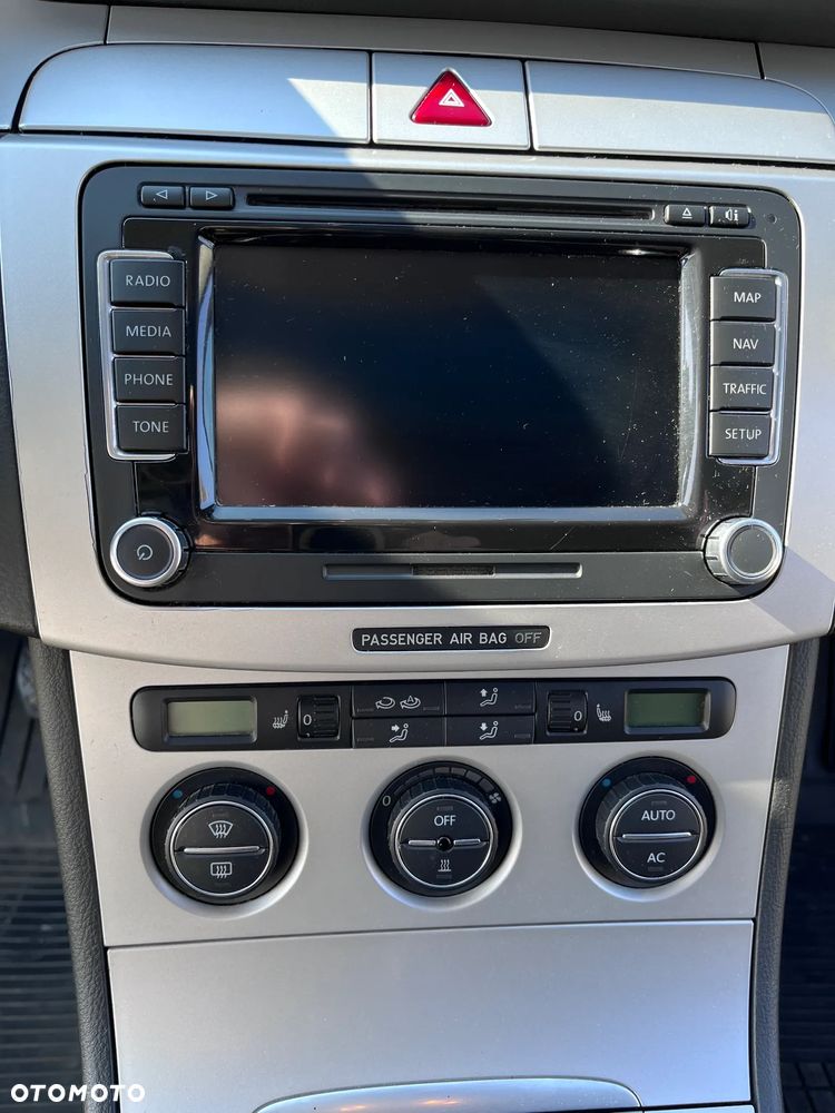 Volkswagen Passat 1.8 TSI Individual - 12