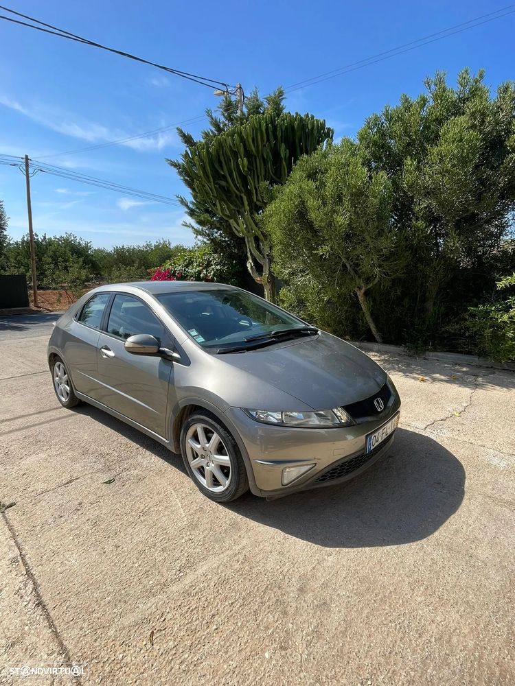 Honda Civic 1.8 Executive - 3