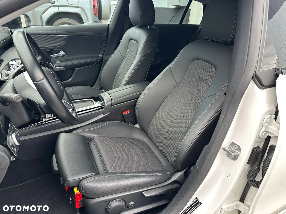Mercedes-Benz CLA 180 mHEV Progressive 7G-DCT - 26