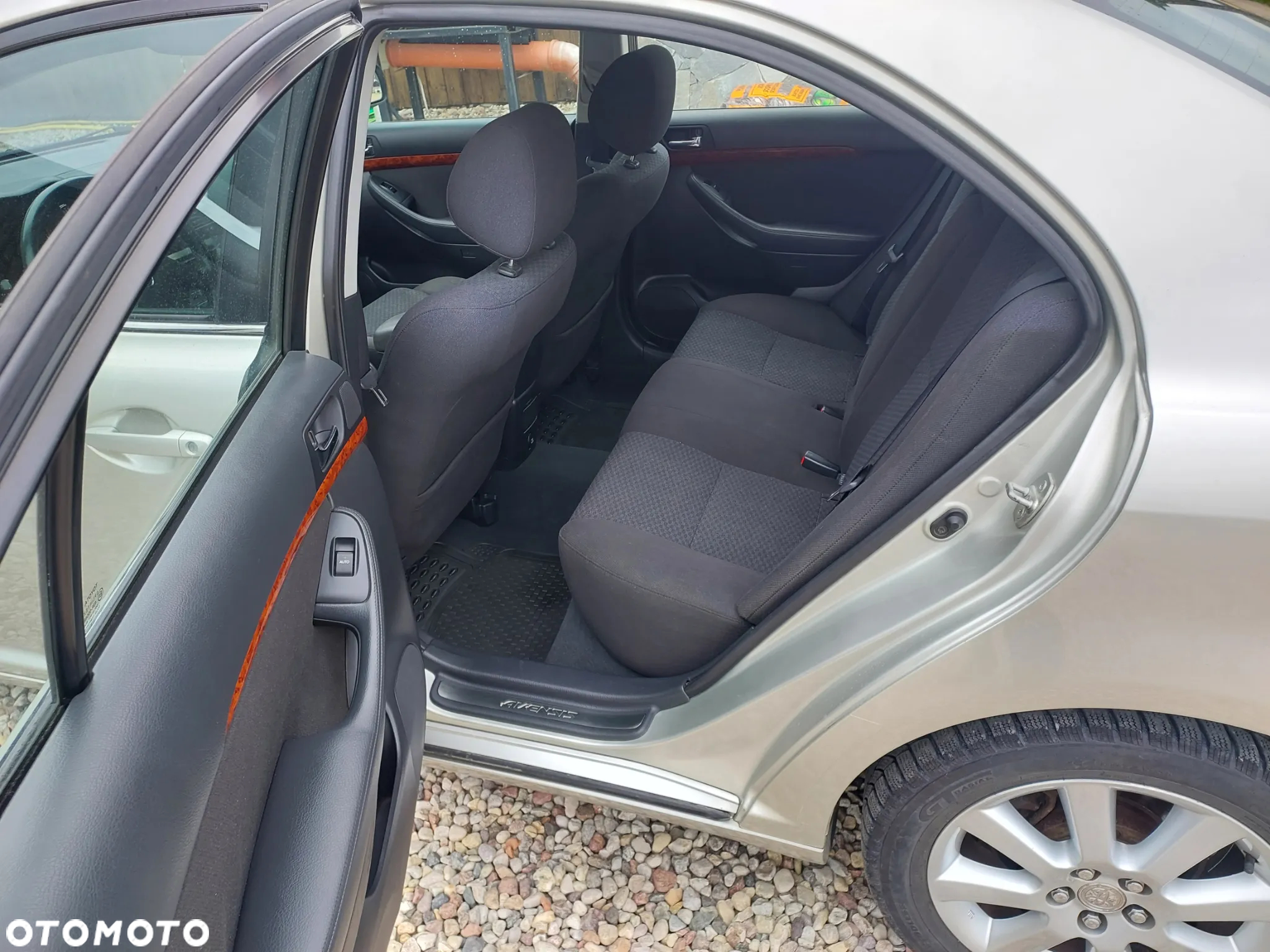 Toyota Avensis 2.0 D-4D Sol - 13