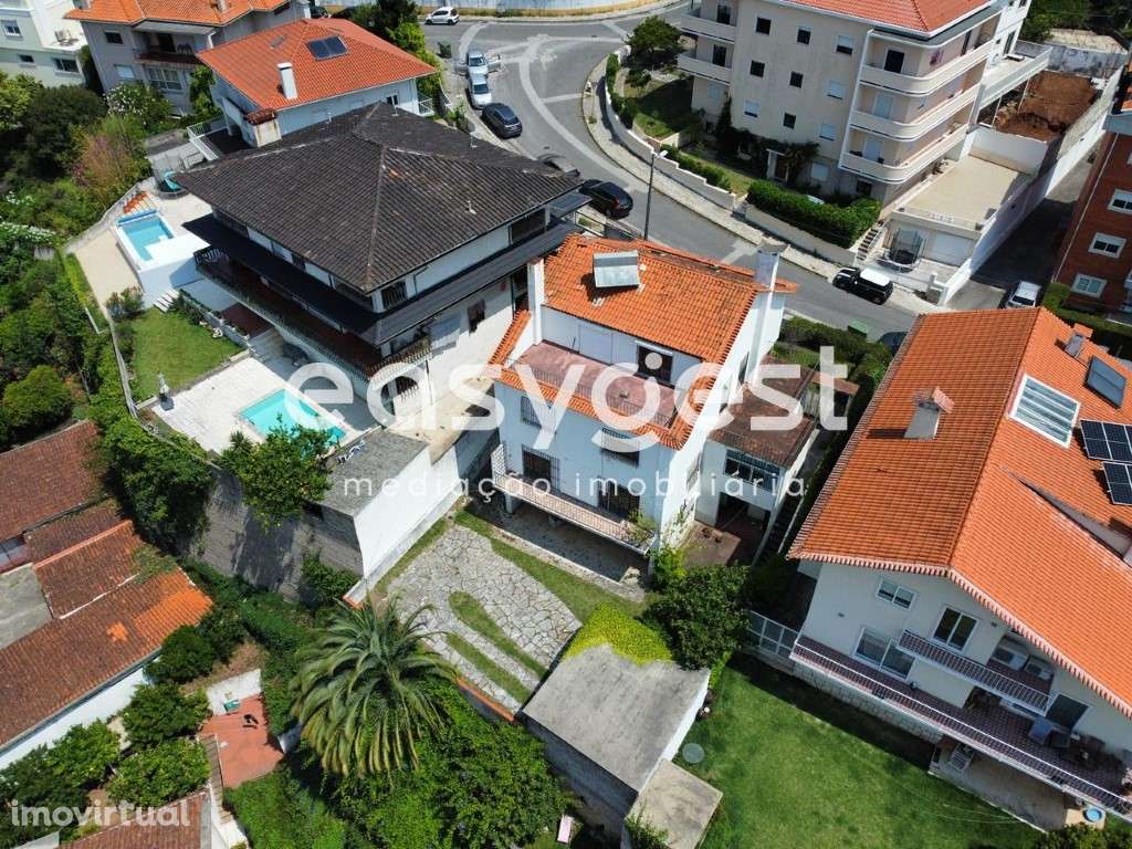 Moradia localizada em zona residencial junto à Avenida Dias da Silva - Grande imagem: 2/23