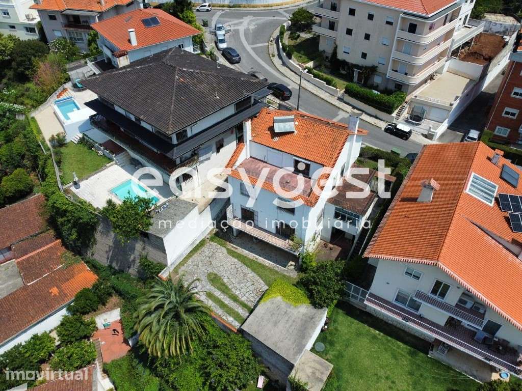 Moradia localizada em zona residencial junto à Avenida Dias da Silva - Grande imagem: 2/23