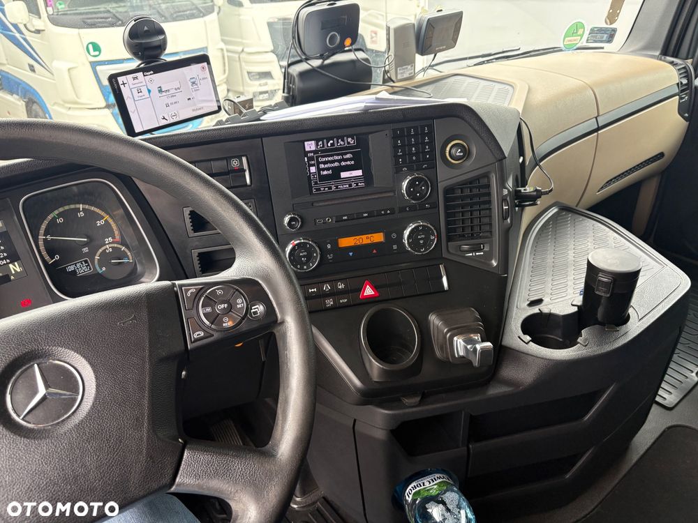 Mercedes-Benz Actros - 11