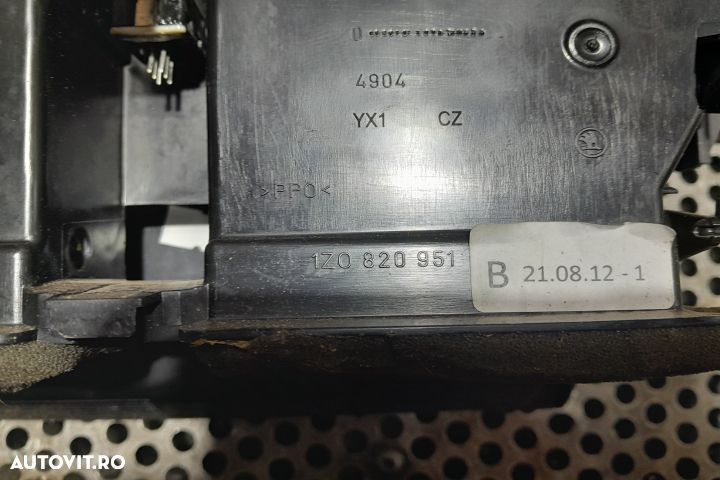 Grila ventilatie bord centru 1Z0820951 1Z0820951 Skoda Octavia 2 [fac - 3