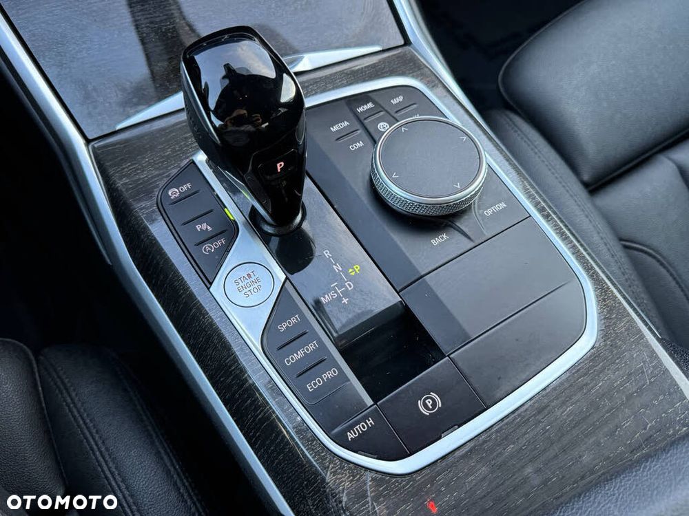 BMW Seria 3 330i M Sport sport - 24