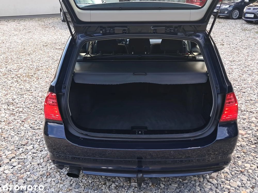 BMW Seria 3 318i Touring Edition Sport - 17