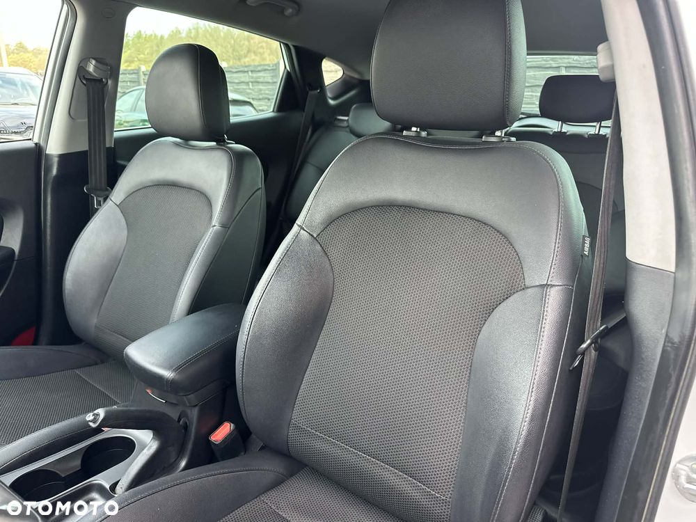 Hyundai ix35 1.7 CRDi 2WD blue Trend - 11