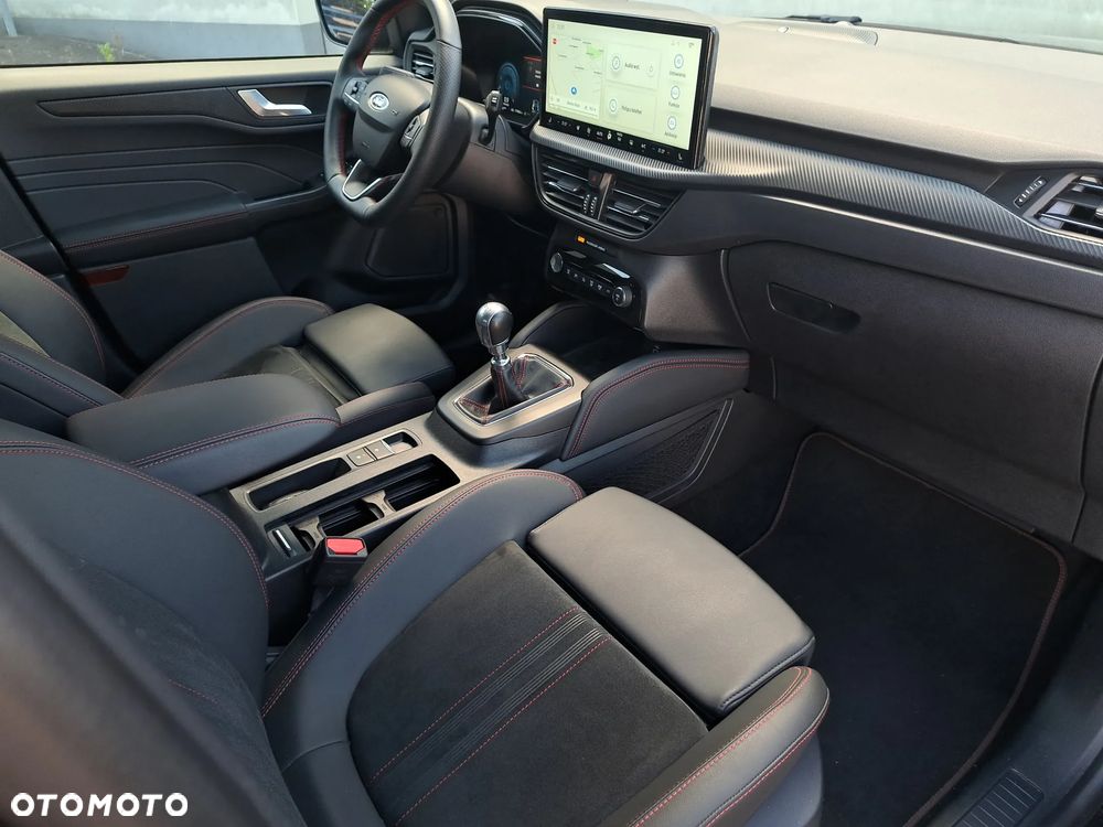 Ford Kuga 1.5 EcoBoost FWD ST-Line X - 18