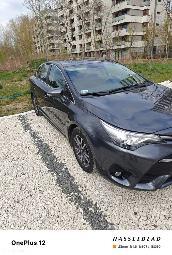 Toyota Avensis 1.8 Premium - 13