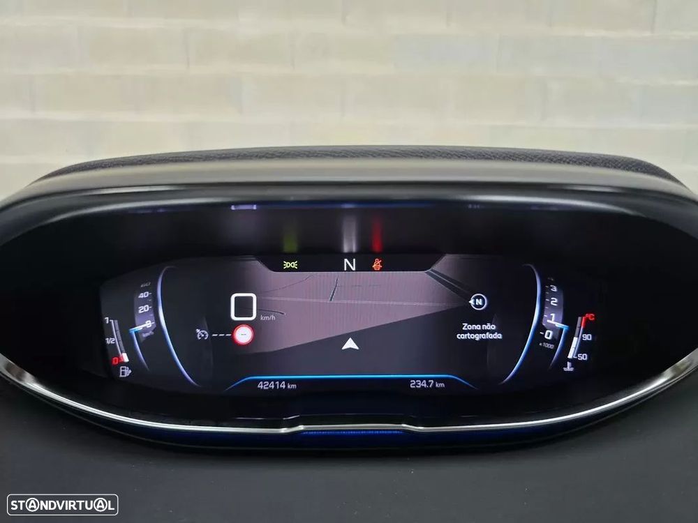 Peugeot 5008 1.2 PureTech Allure EAT8 - 33