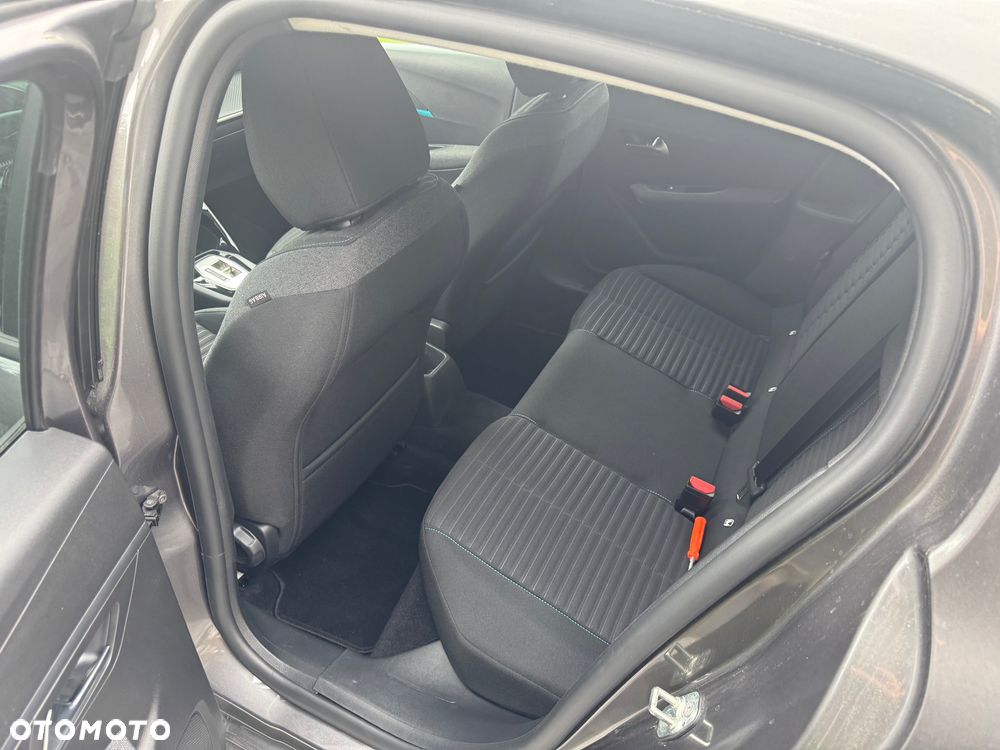 Peugeot 208 1.2 PureTech Active S&S EAT8 - 7