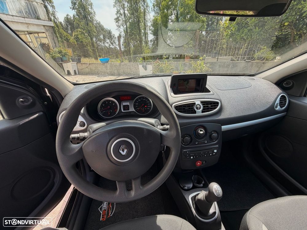 Renault Clio - 26