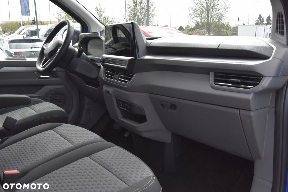 Volkswagen Caravelle - 12