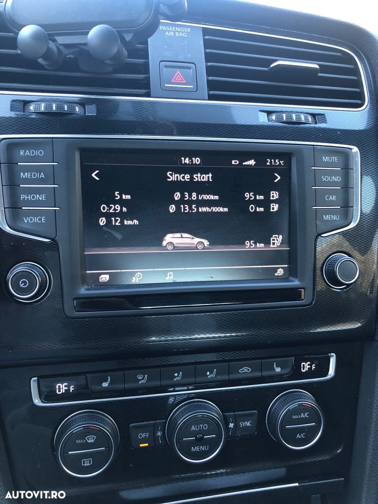 Volkswagen Golf - 11