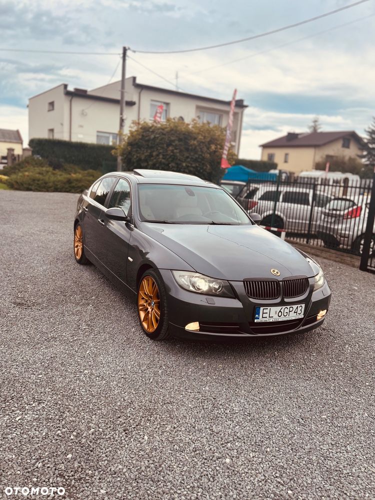 BMW Seria 3 330i - 3