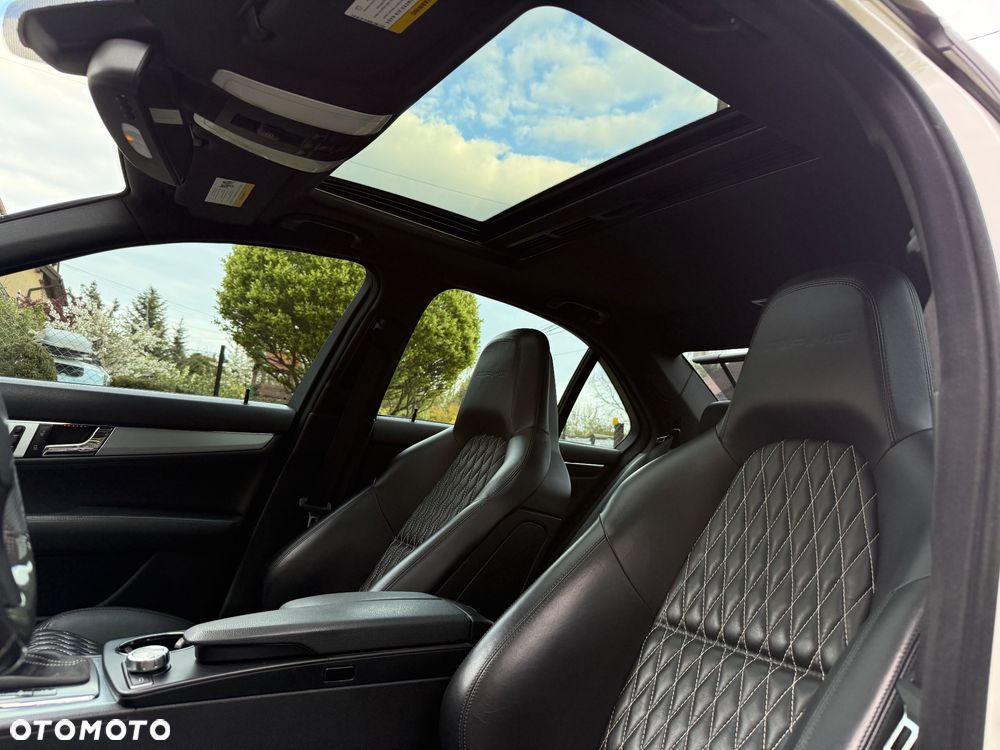 Mercedes-Benz Klasa C 63 AMG 7G-TRONIC - 29