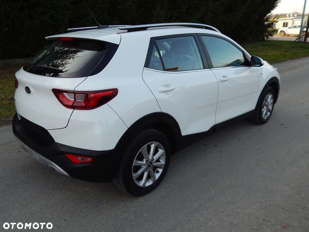 Kia Stonic 1.4 L - 6