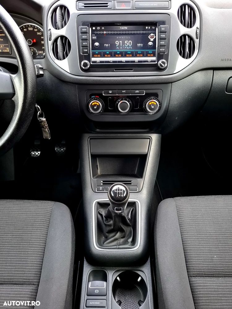 Volkswagen Tiguan 2.0 TDI DPF BlueMotion Technology Trend & Fun - 14