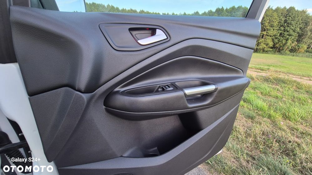 Ford Kuga - 25