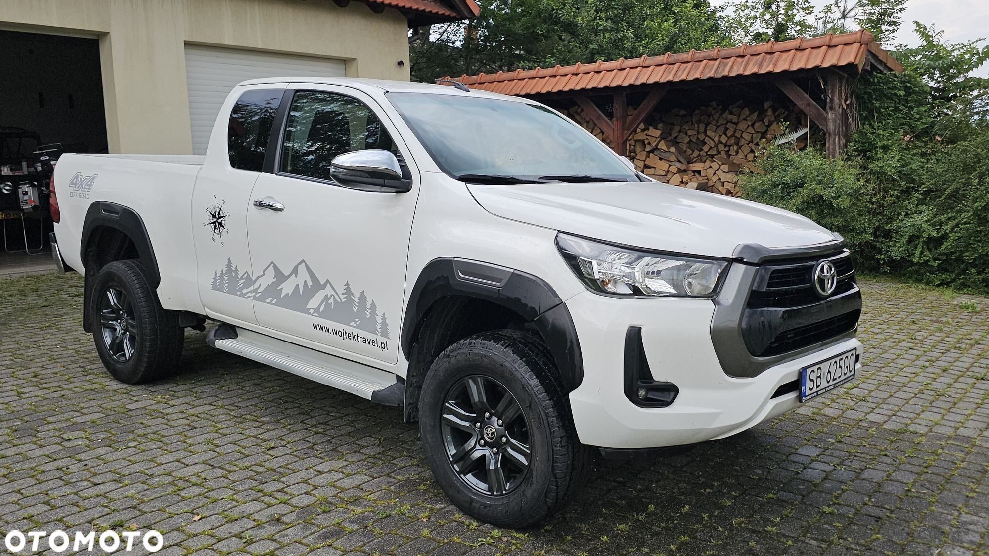 Toyota Hilux - 1