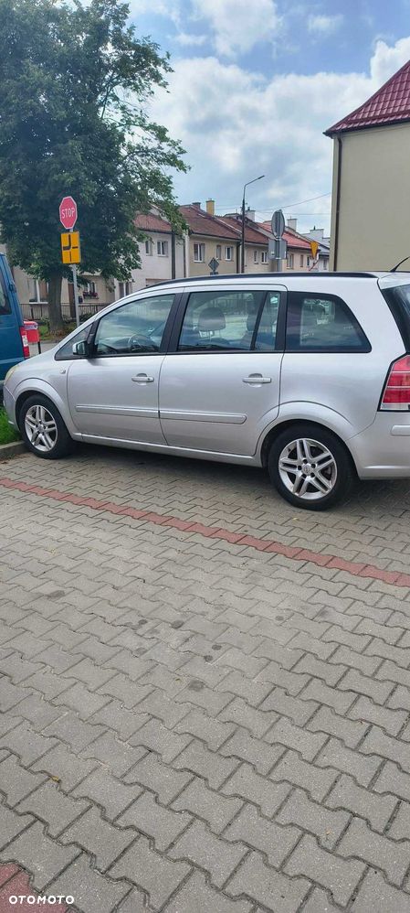 Opel Zafira - 1