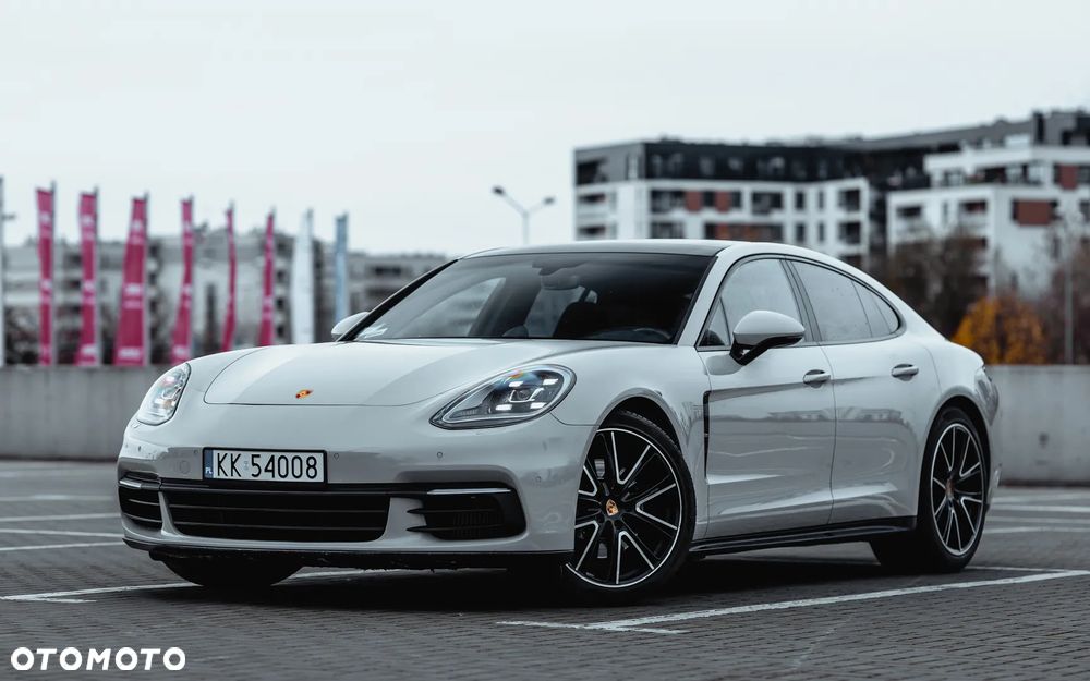 Porsche Panamera 4S - 13
