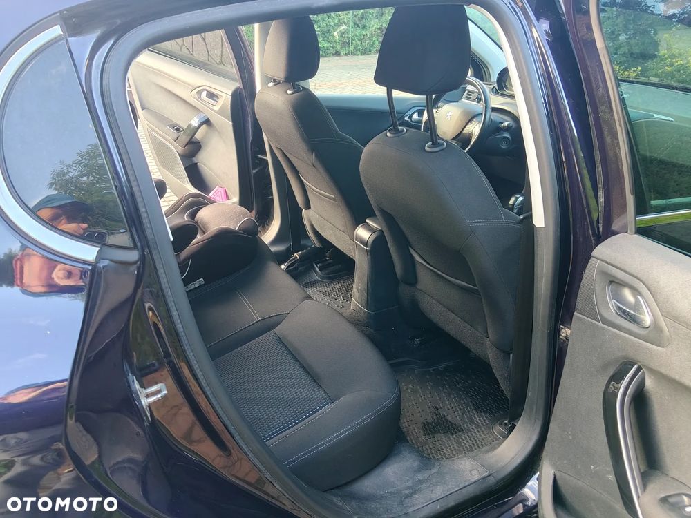 Peugeot 208 1.2 PureTech Allure - 7