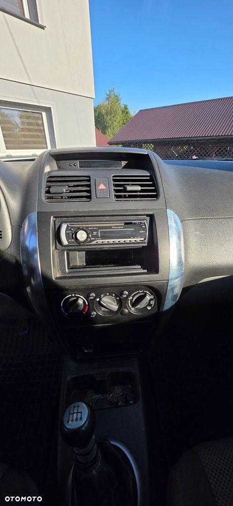 Suzuki SX4 1.9 DDiS DPF 4x2 Comfort - 11