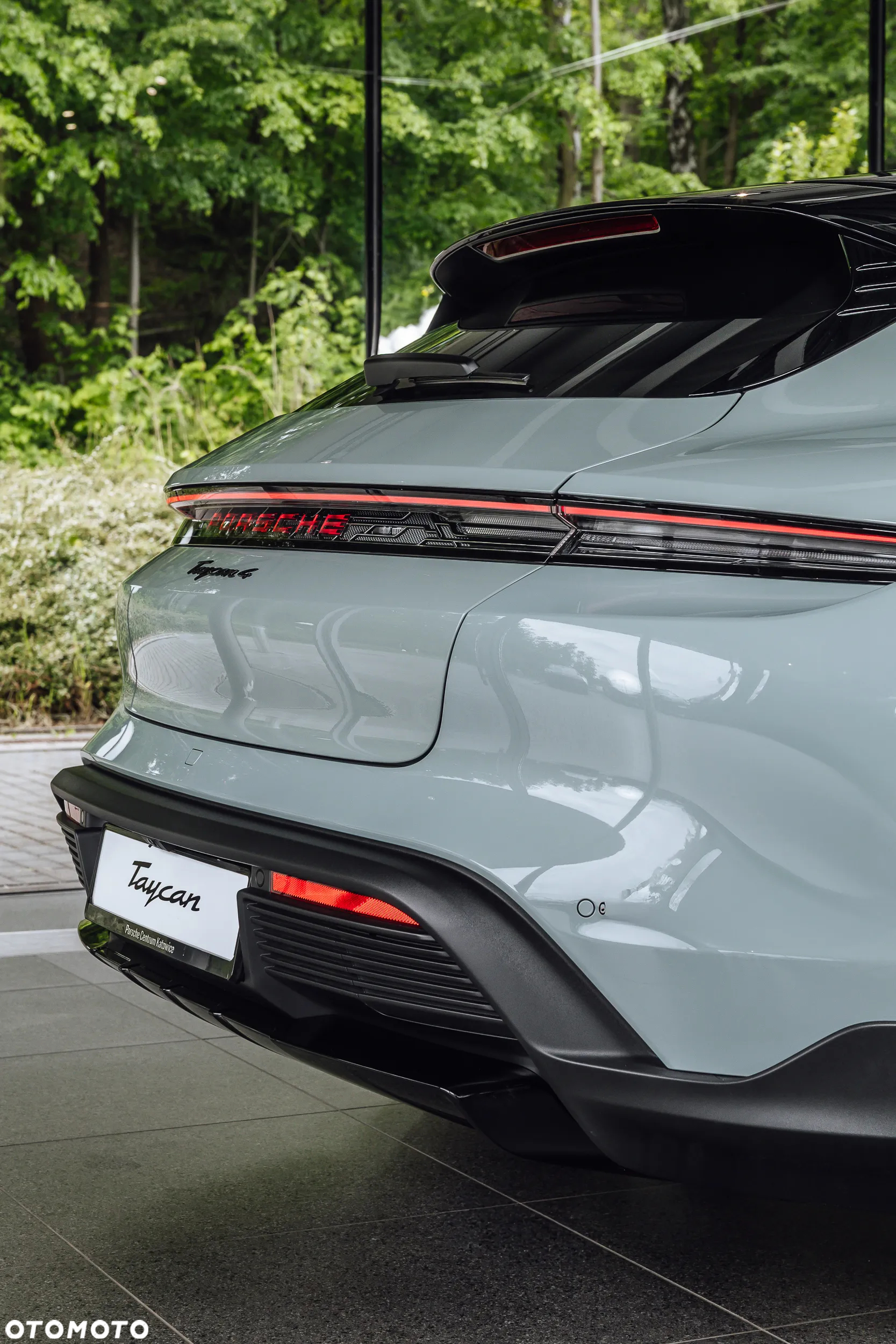 Porsche Taycan - 6