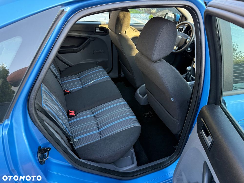 Ford Focus 1.6 16V Style - 16