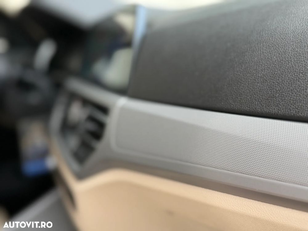 BMW Seria 3 330e Aut. Advantage - 27