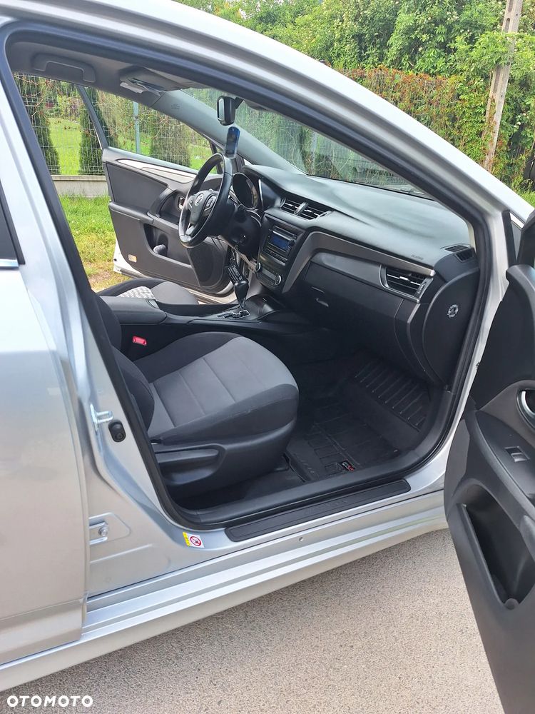 Toyota Avensis 1.8 Active MS - 11