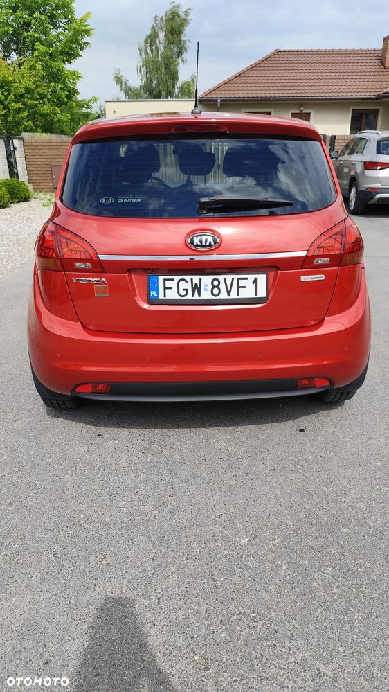 Kia Venga 1.6 L - 16