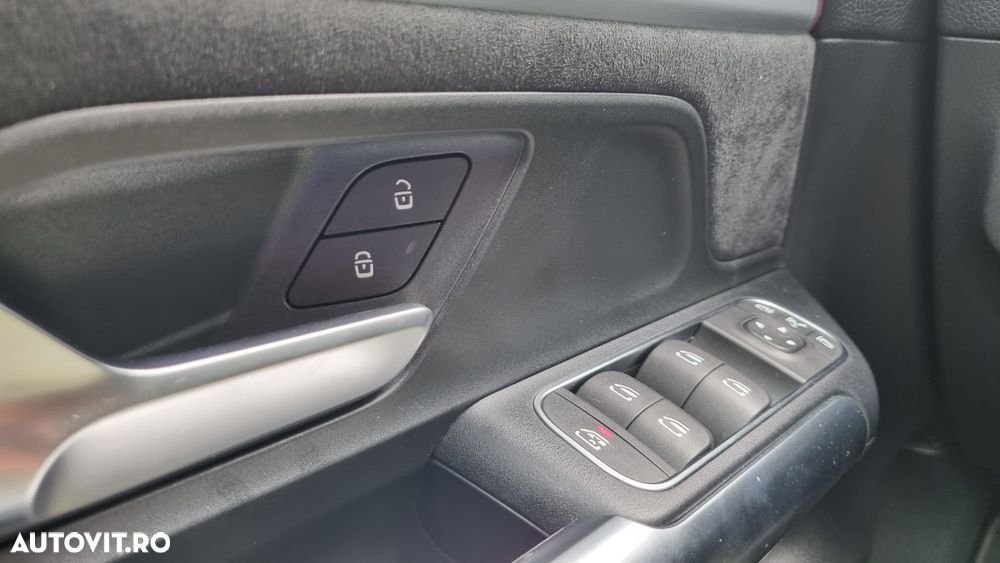 Mercedes-Benz GLA - 12