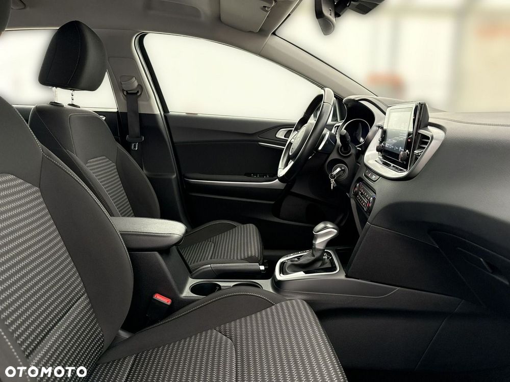 Kia Ceed - 21