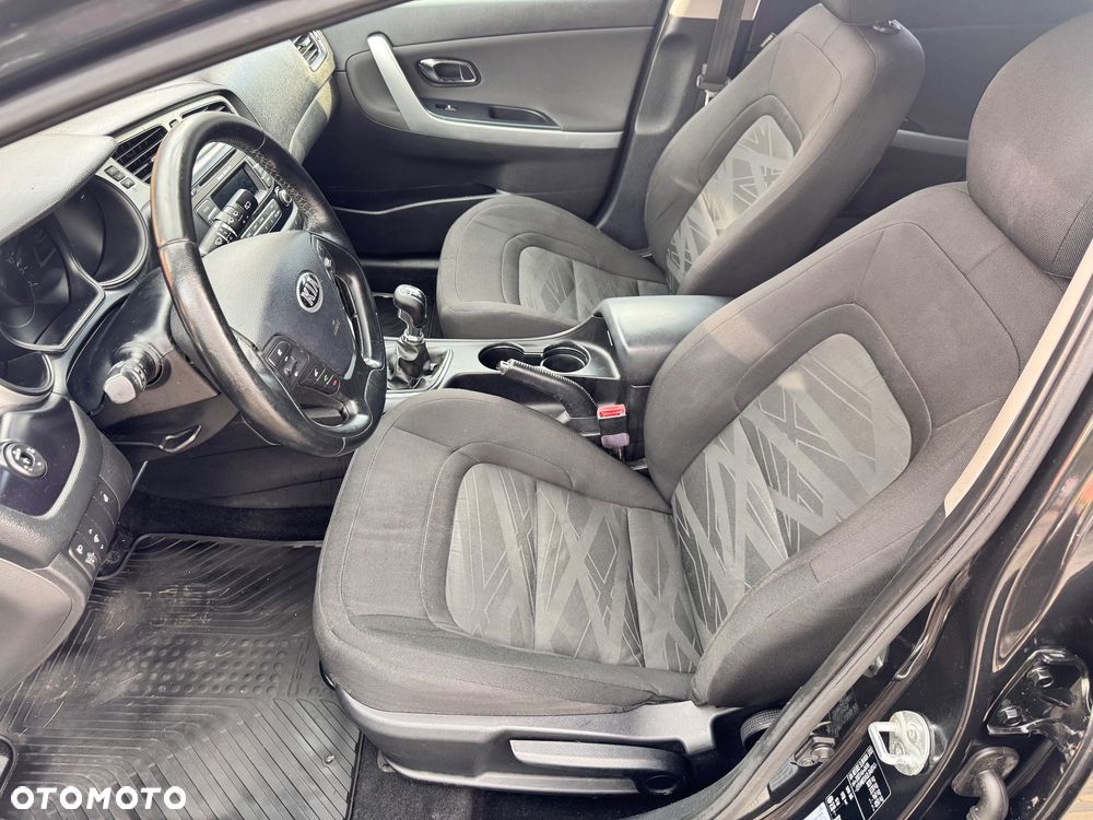 Kia Ceed 1.6 GDI Fifa World Cup Edition - 18