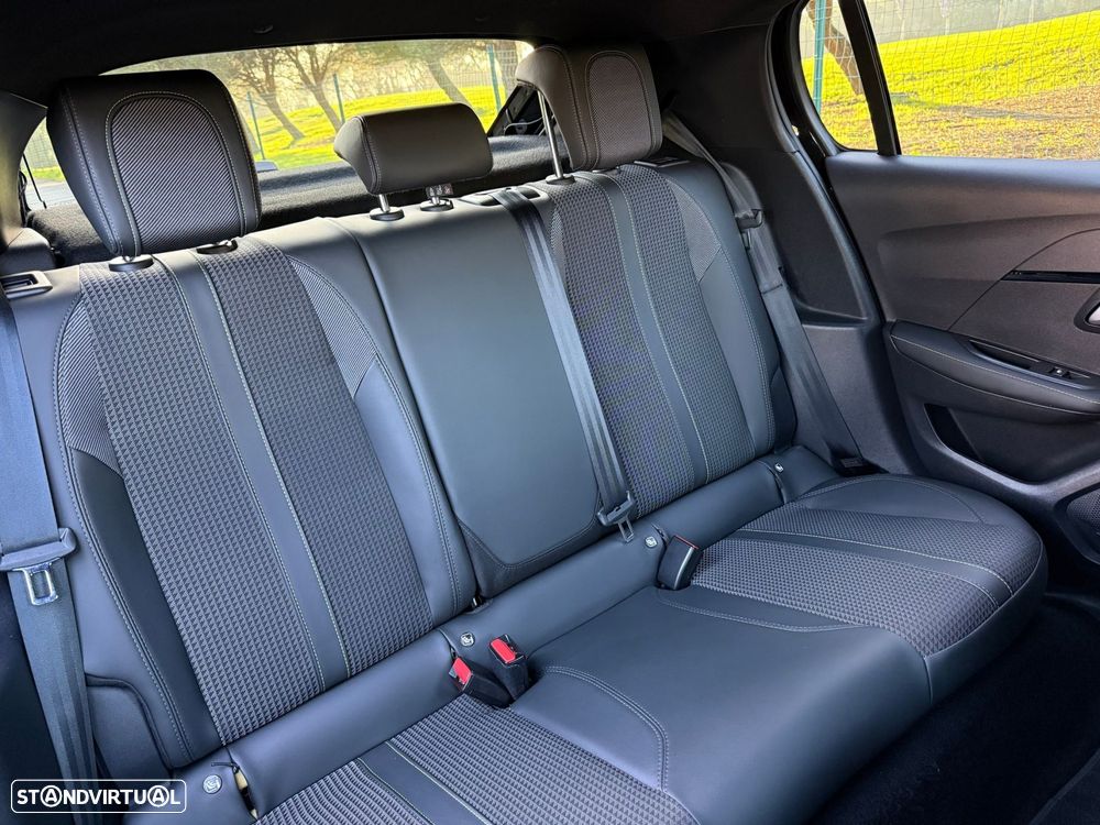 Peugeot e-208 50 kWh GT - 30