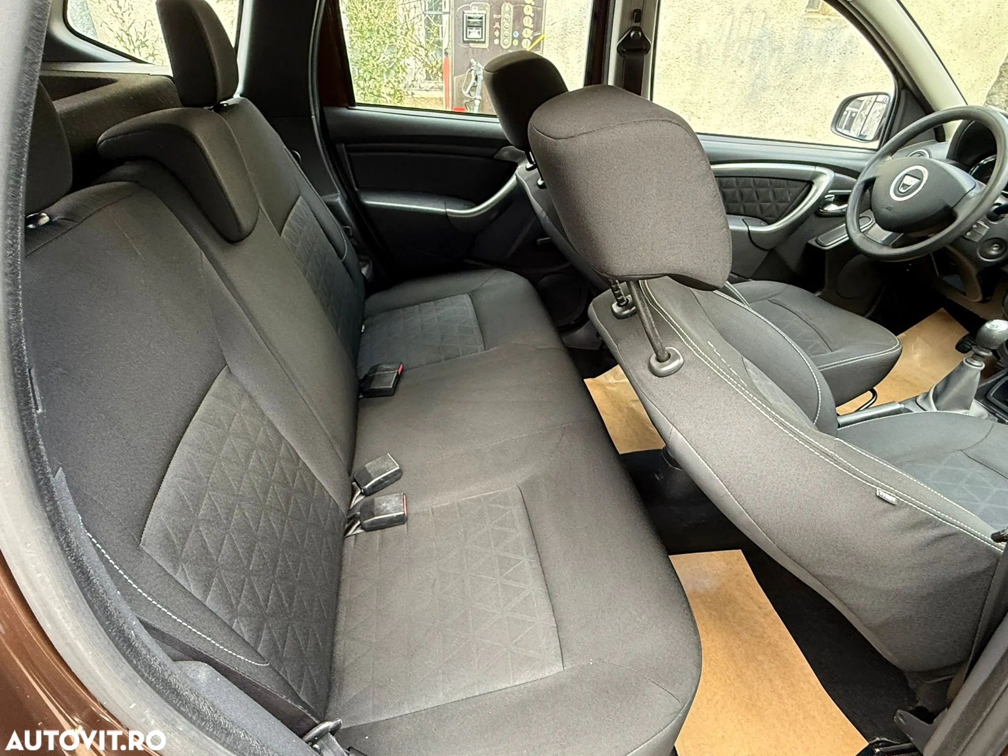 Dacia Duster 1.2 TCe 4x2 Laureate - 6