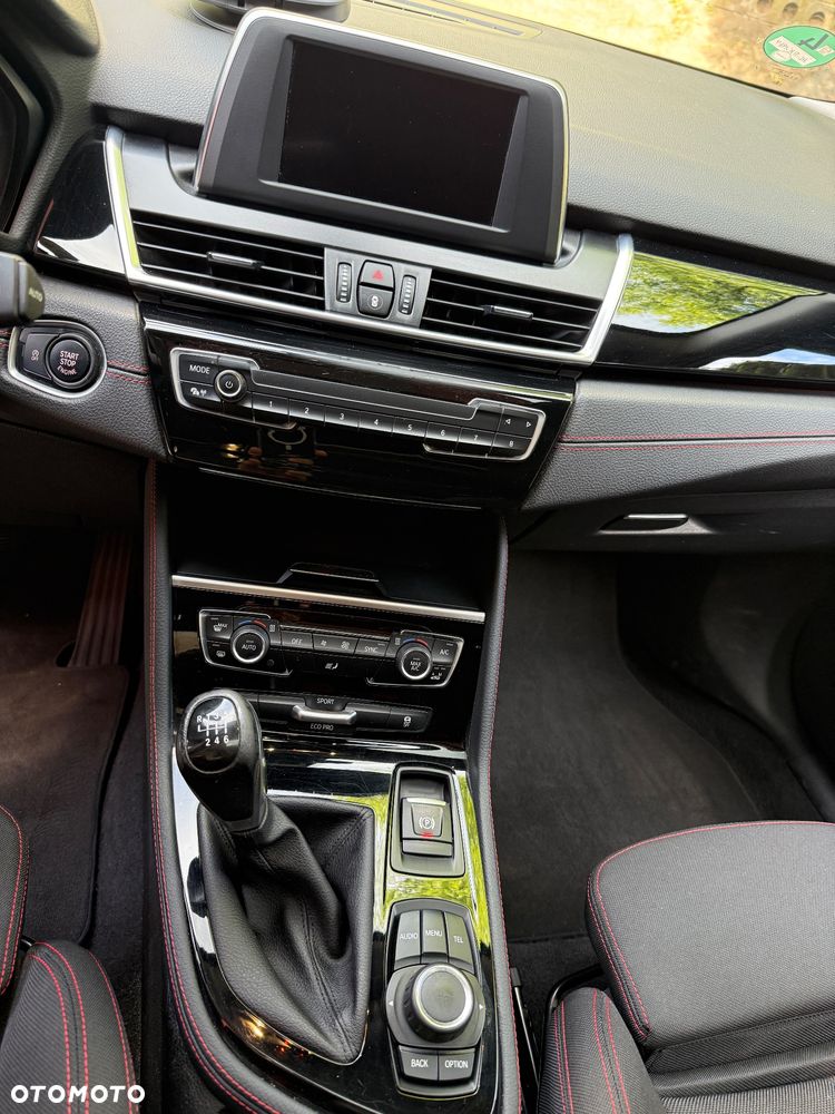 BMW Seria 2 220d Sport Line - 8