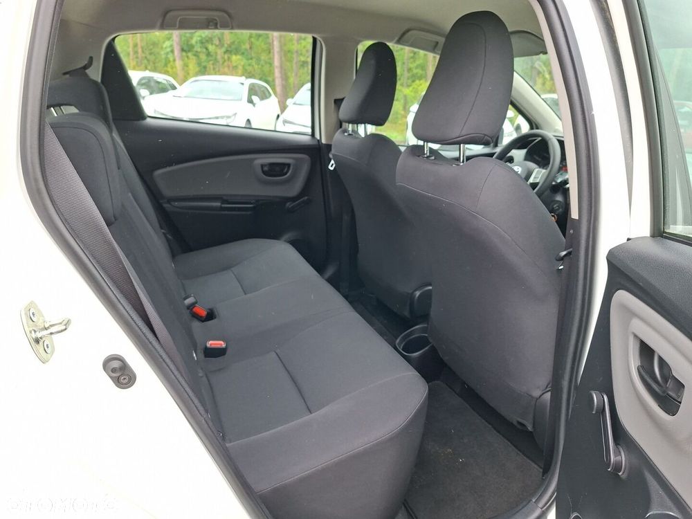 Toyota Yaris - 10