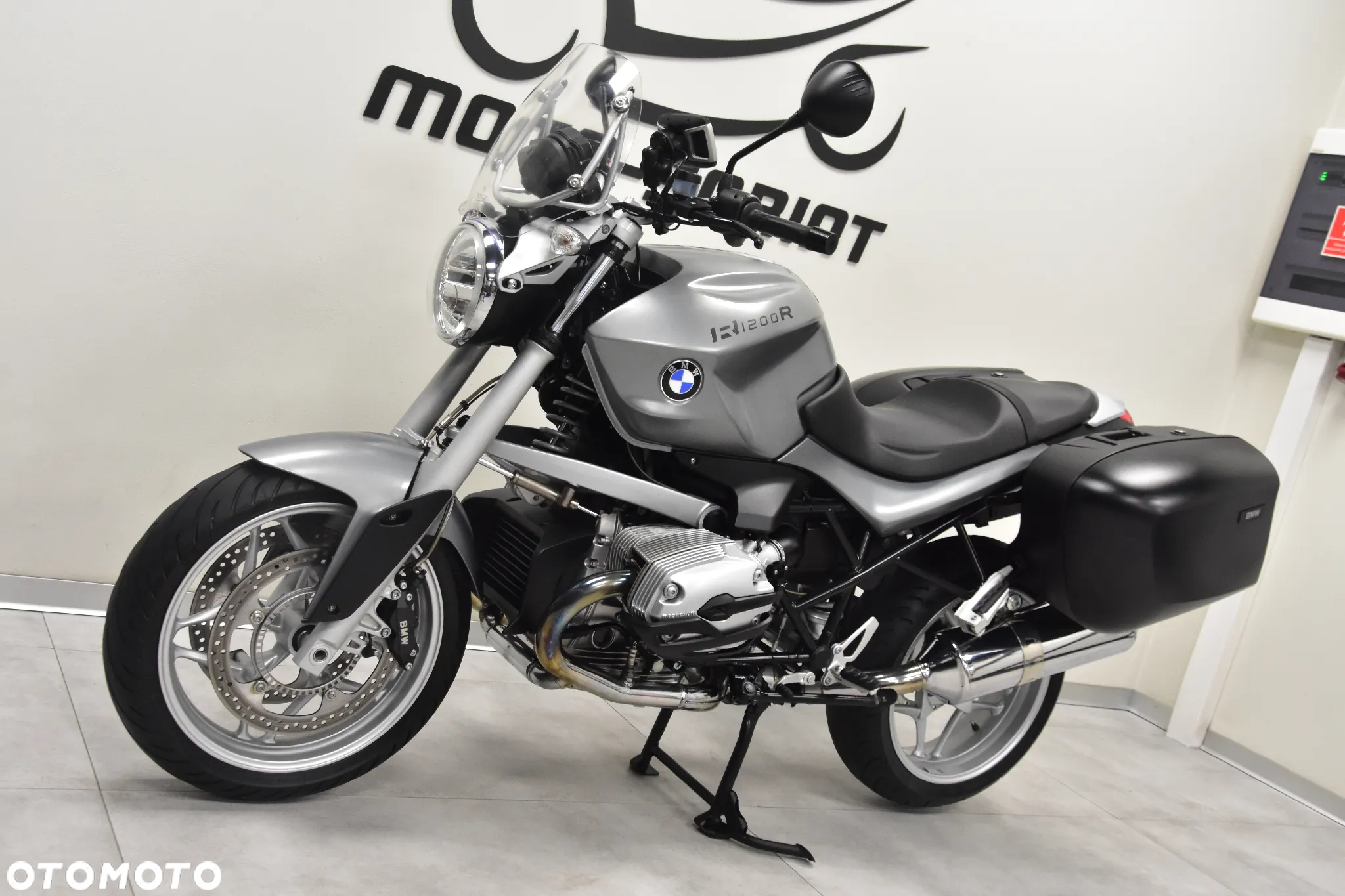BMW R - 8