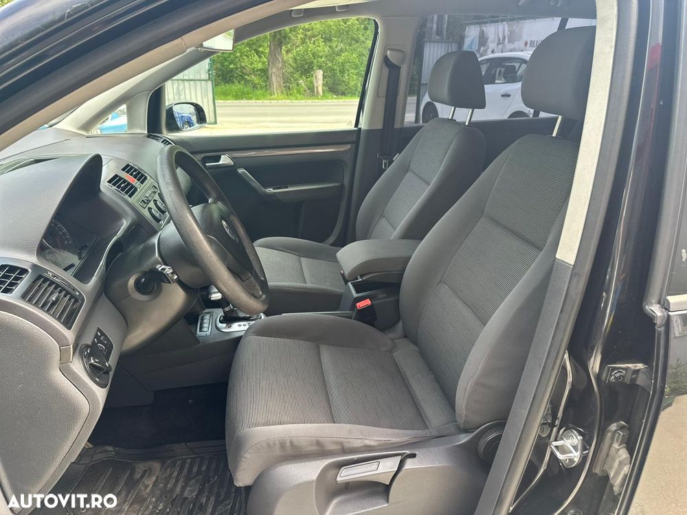 Volkswagen Touran 1.9TDI Highline DSG - 13