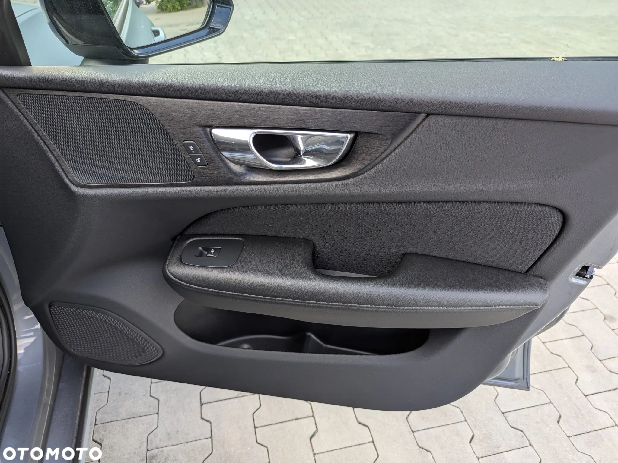 Volvo V60 D3 R-Design - 24