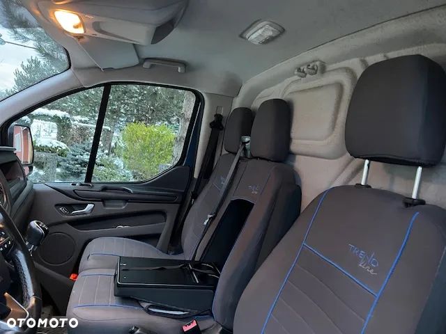 Ford Custom Trend - 13