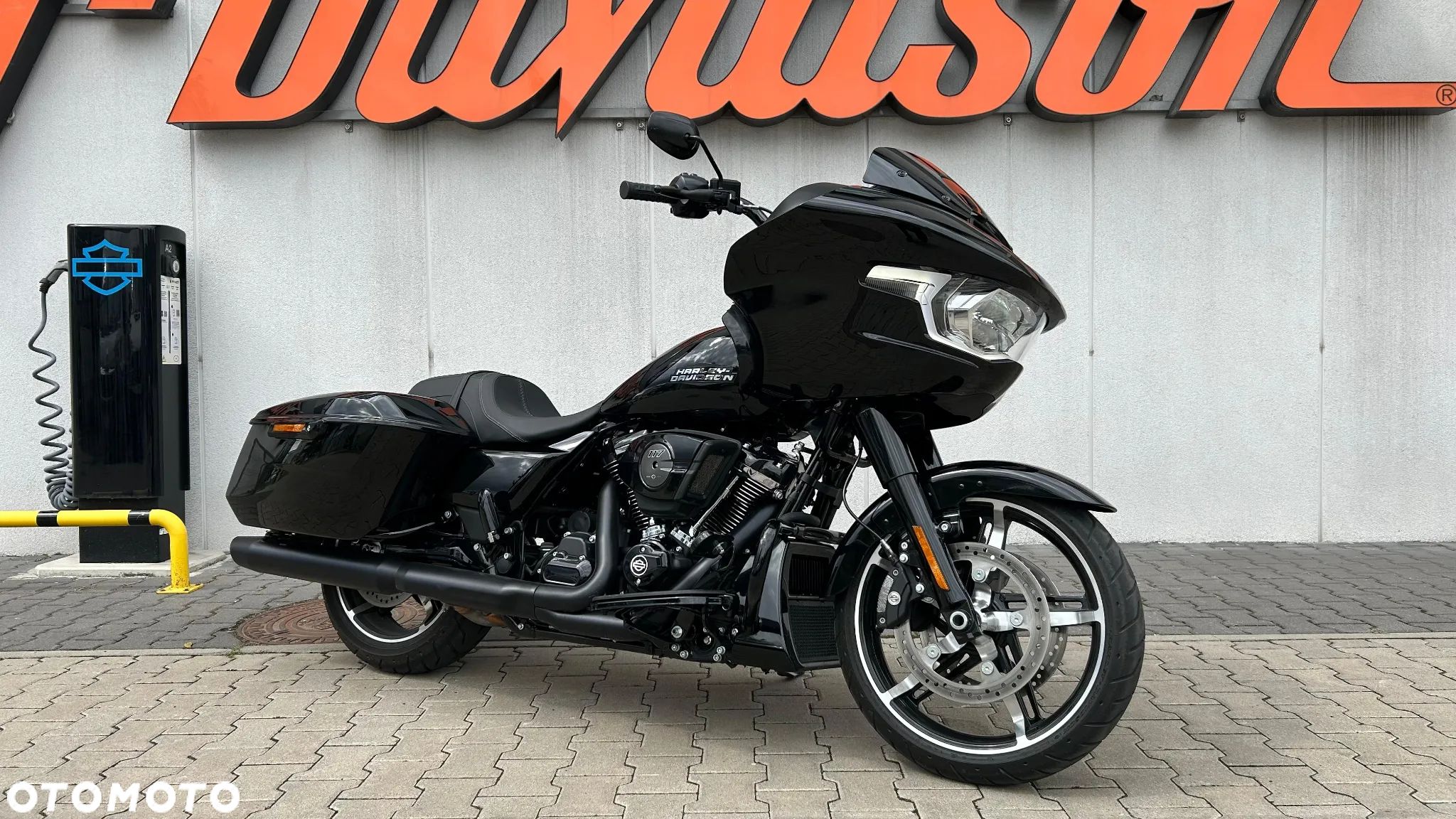 Harley-Davidson Touring Road Glide - 1