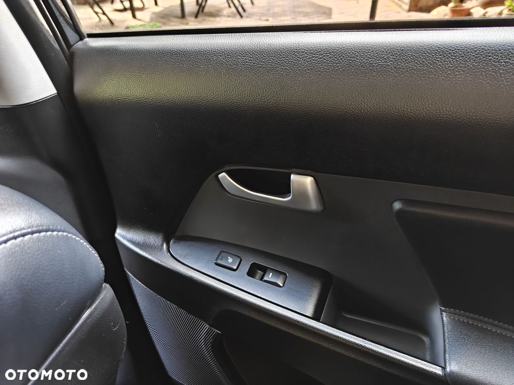 Kia Sportage 2.0 CRDI XL - 13