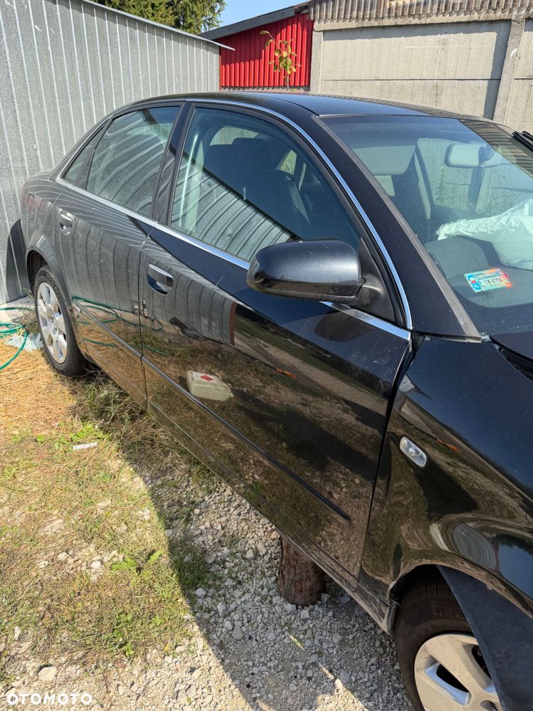Audi A4 Limousine - 4