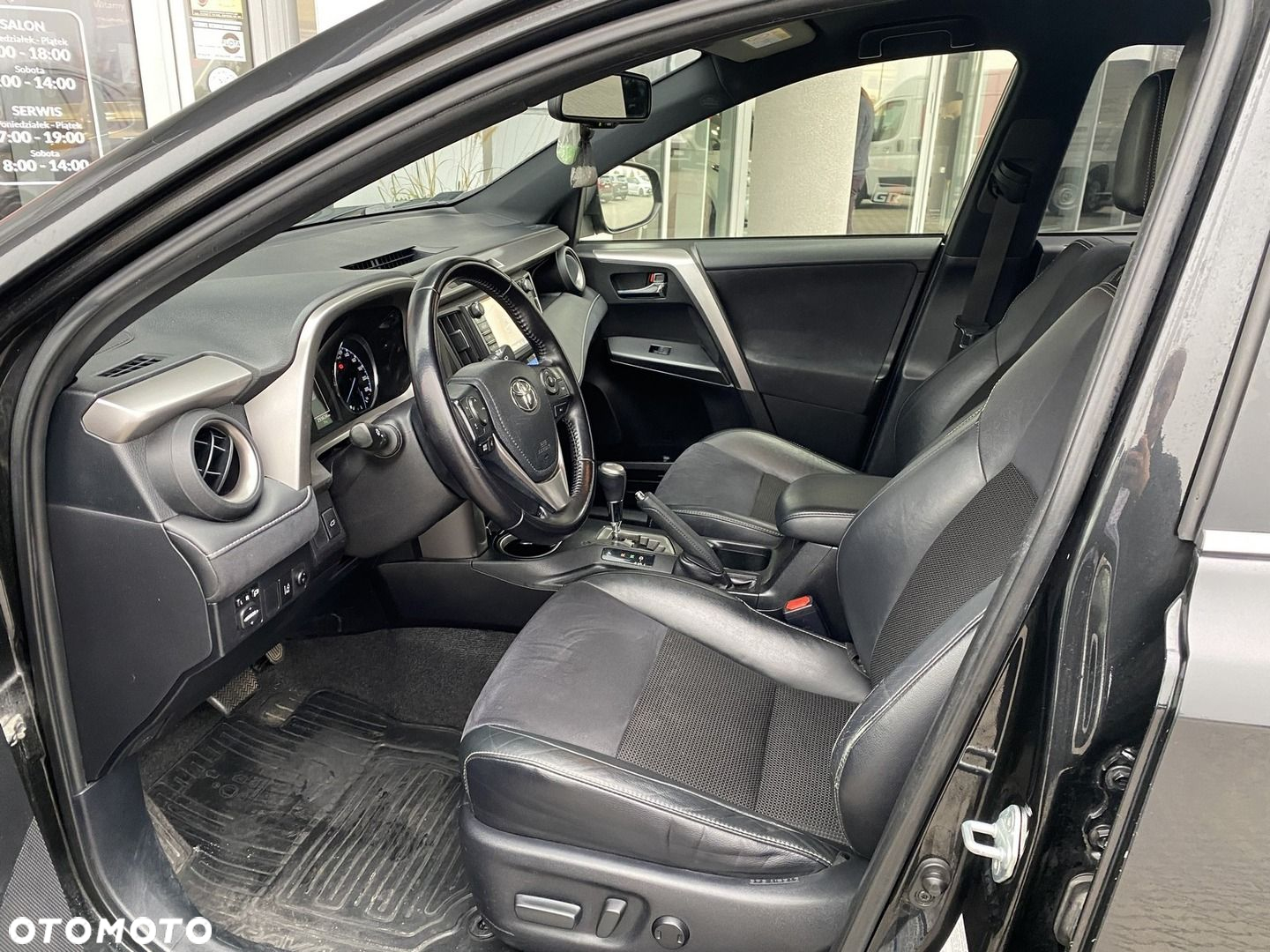 Toyota RAV4 - 10